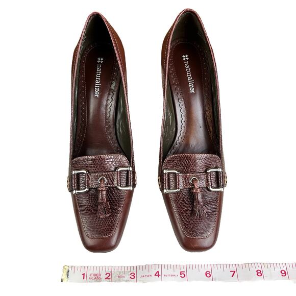 Naturalizer Honor Pumps Women Size 6 1/2 Burgundy Brown Leather Tasseled Buckle - Picture 11 of 11